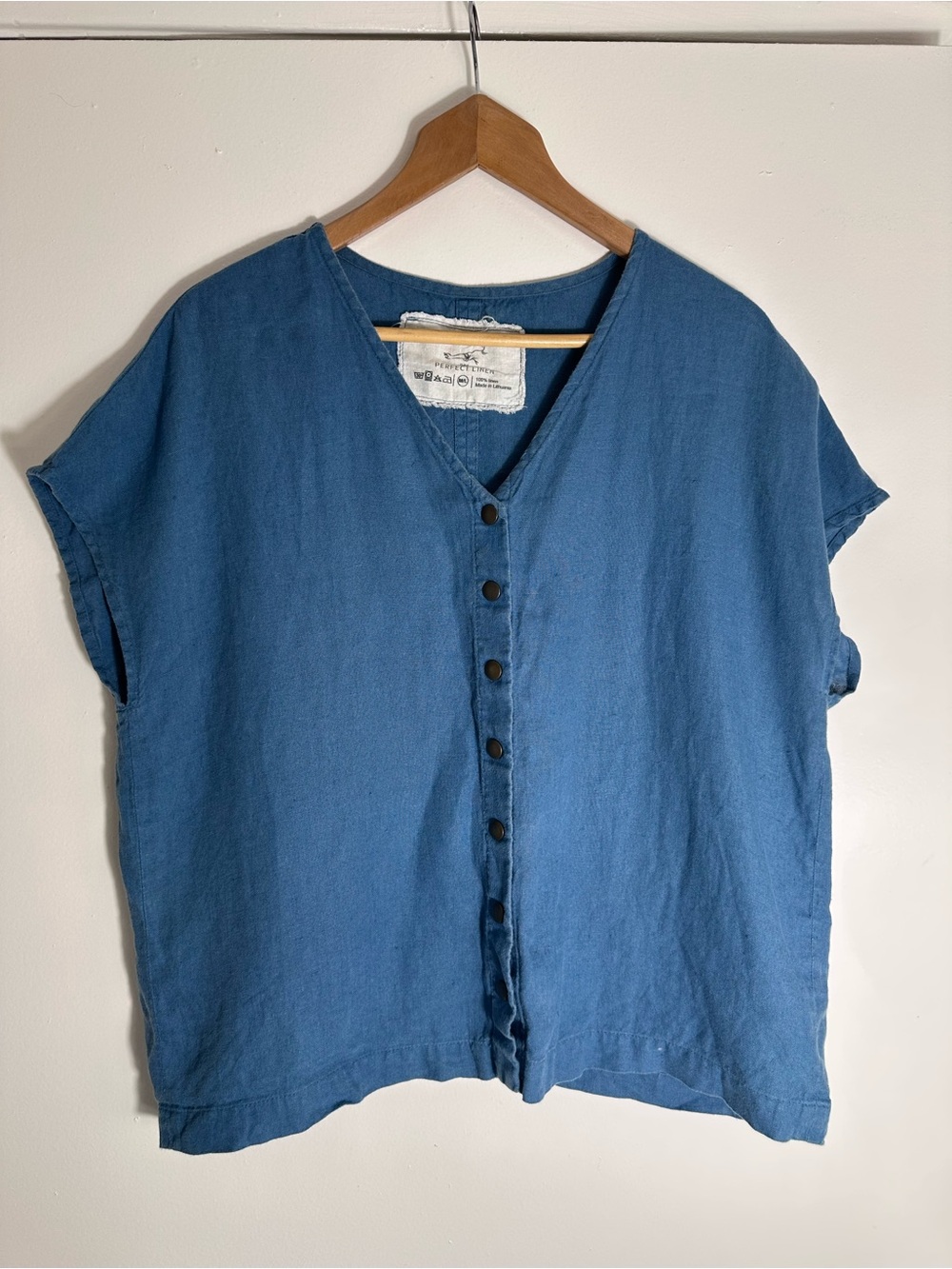 notPERFECTLINEN Blue V-Neck Snap Button Linen Top